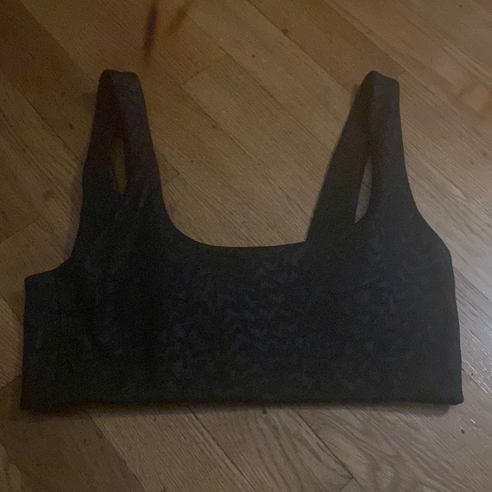 Nwot black leopard fitness workout top